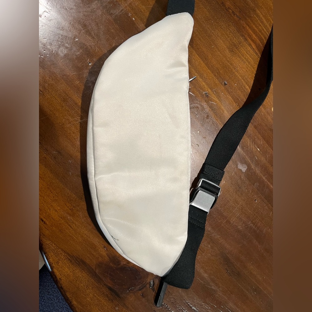 White belt bag athleta
